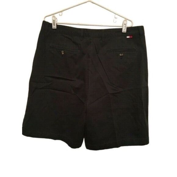 TOMMY HILFIGER SIZE 38 GREEN CASUAL SHORTS - Picture 1 of 4